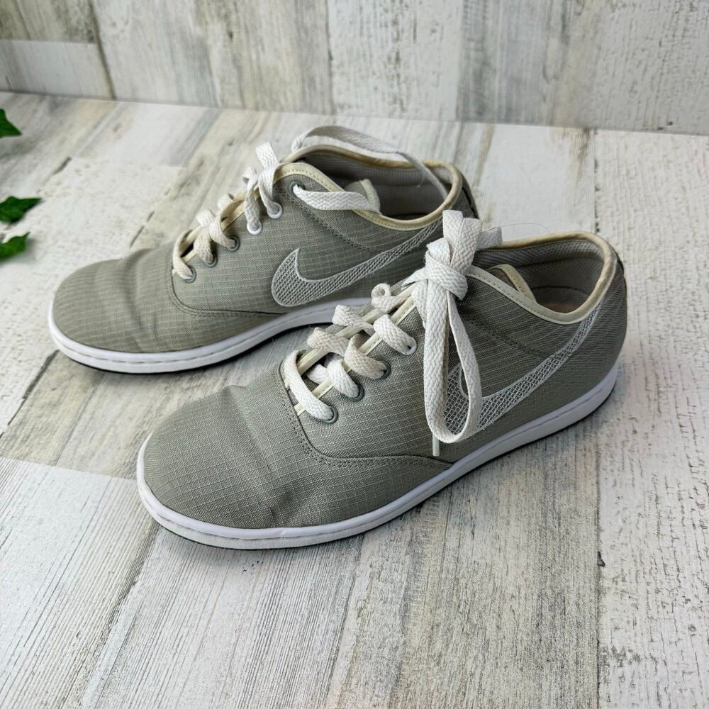 Nike 6.0 Air Isis Shoes - Women's size 7